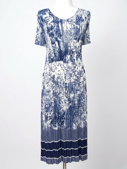 THE MIRACLE PLEATS Dress
