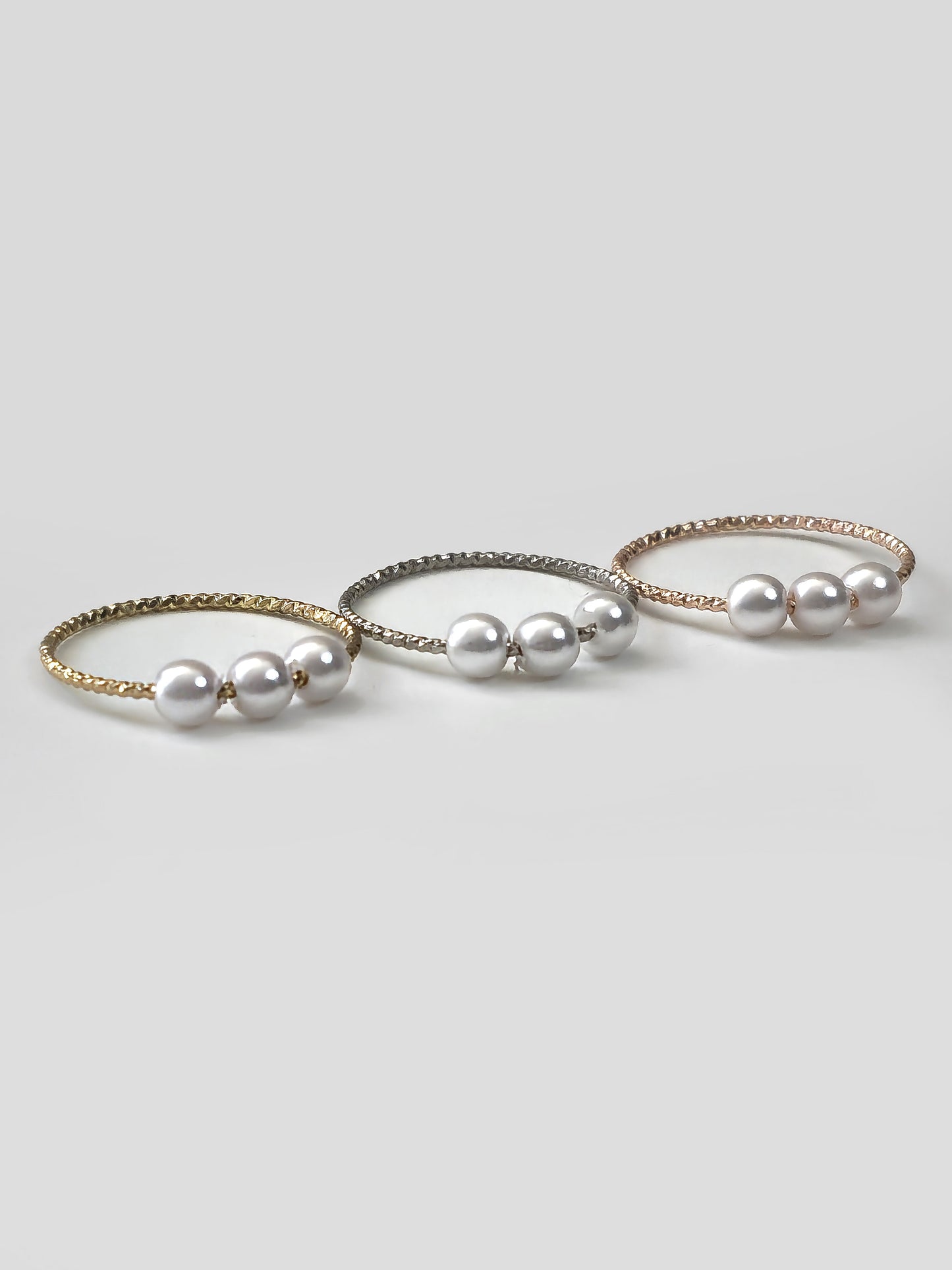 TRIVERA Ring