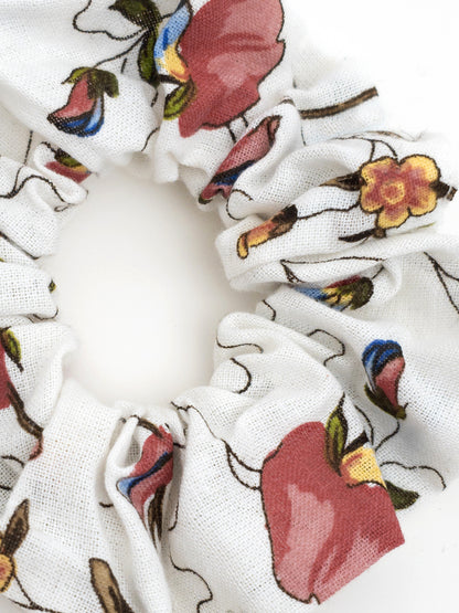 LATHYRUS Scrunchie