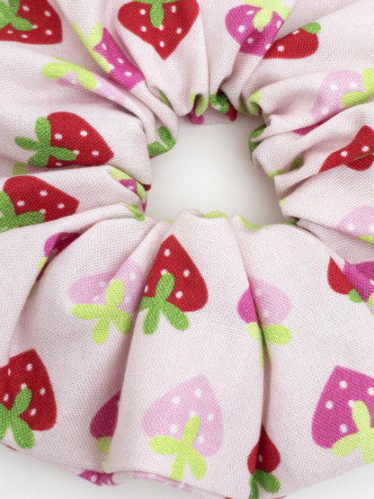 STRAWBERRY Scrunchie