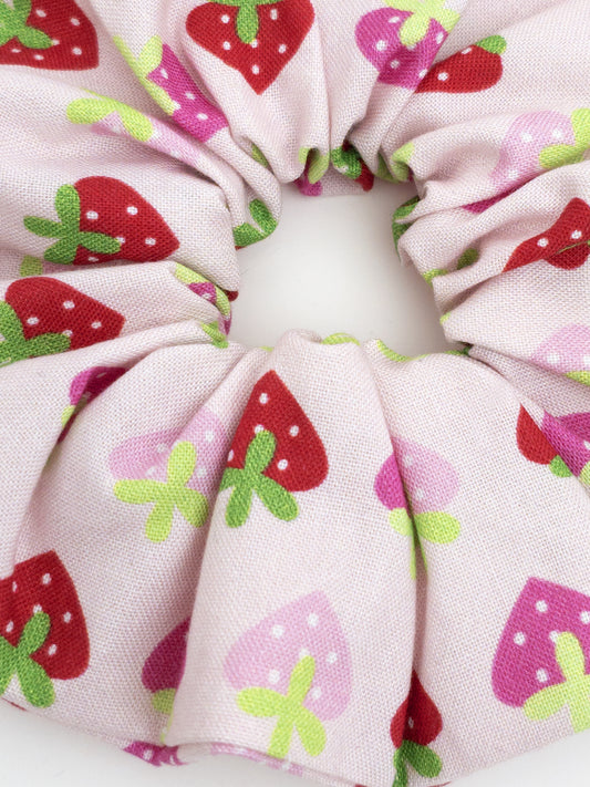 STRAWBERRY Scrunchie
