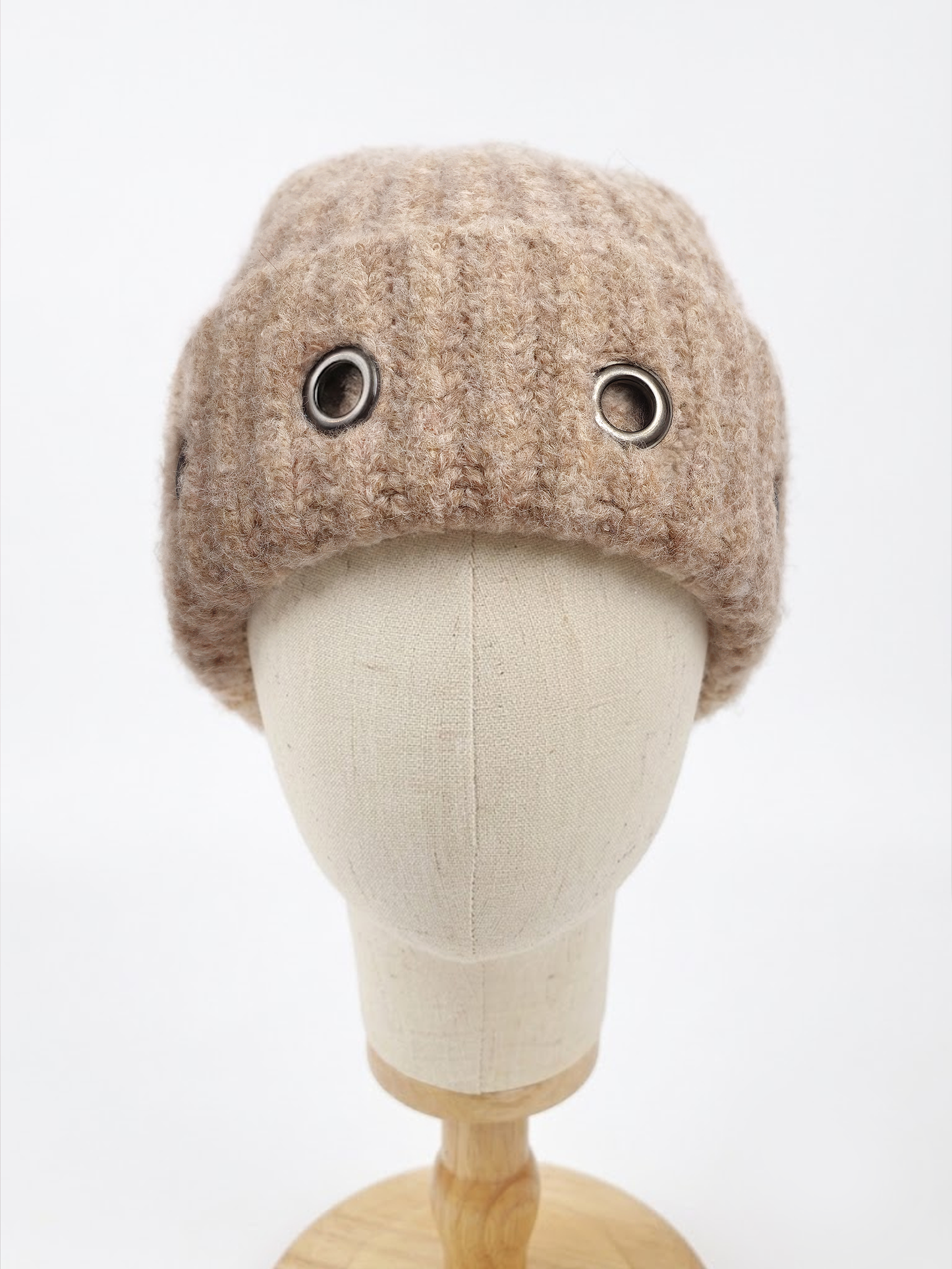 CREMA Eyelet Beanie
