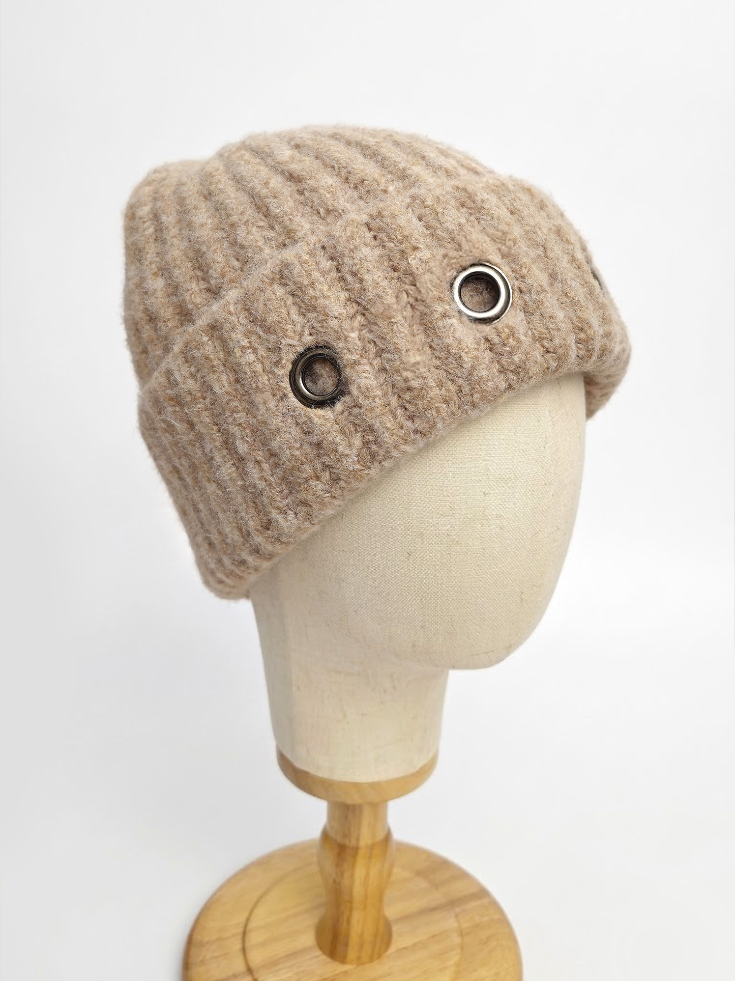 CREMA Eyelet Beanie