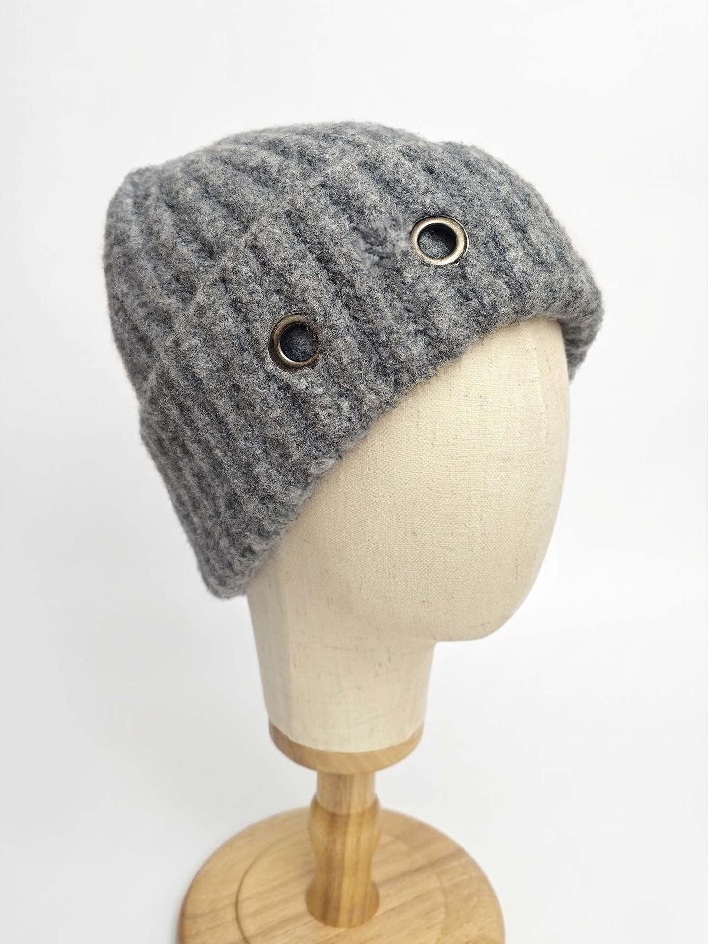 CREMA Eyelet Beanie
