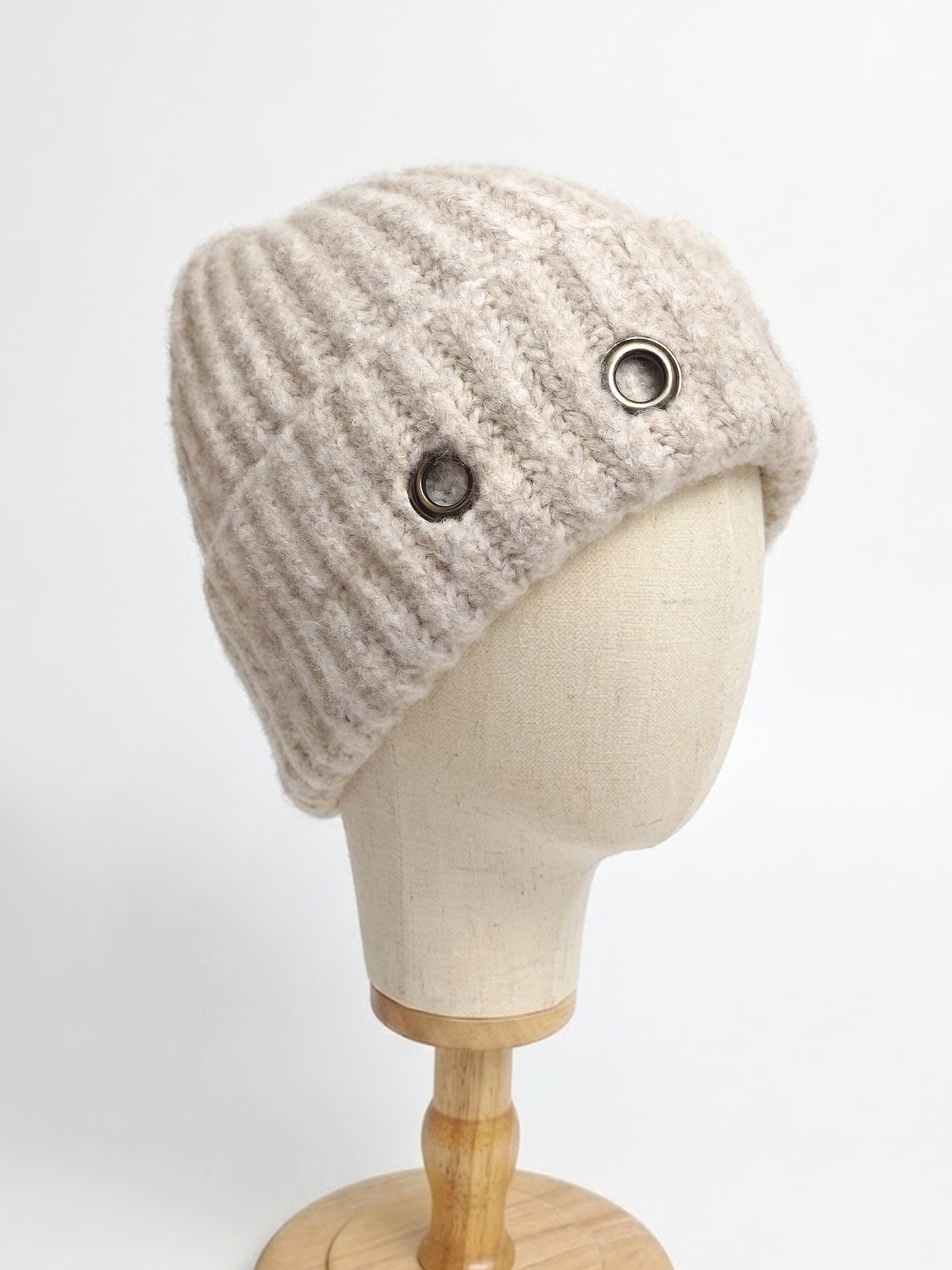 CREMA Eyelet Beanie