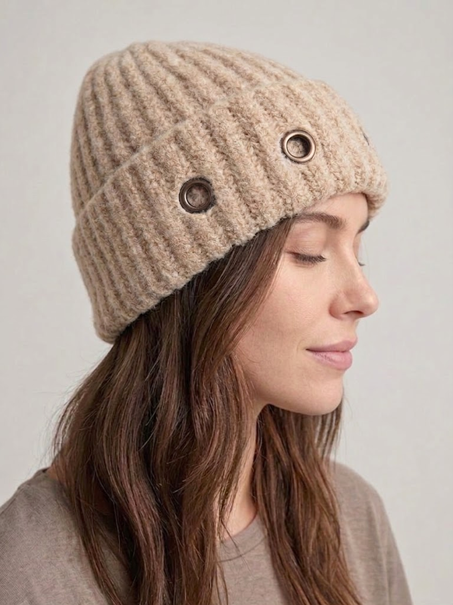CREMA Eyelet Beanie
