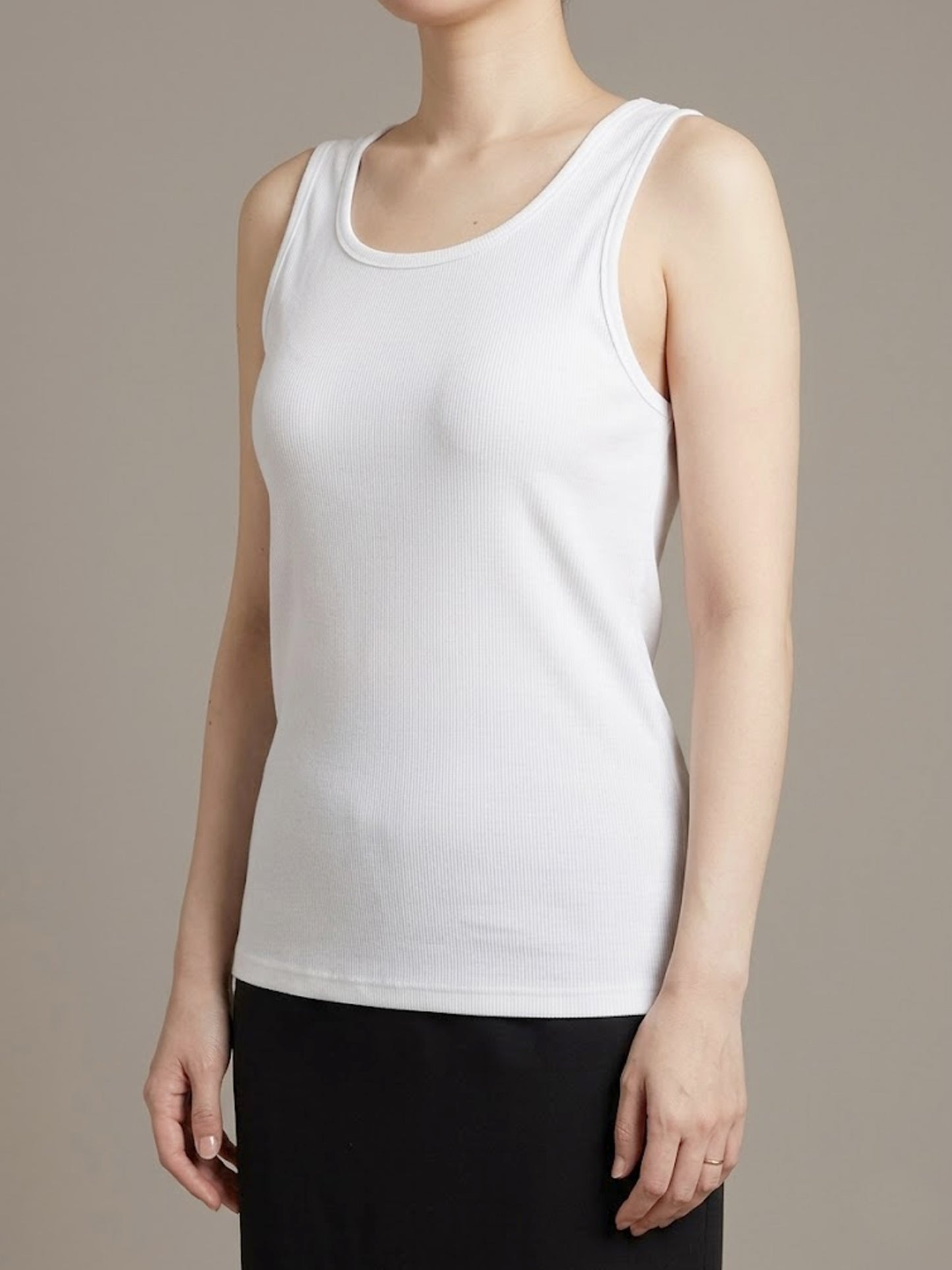 THE ESSENTIAL Tank
