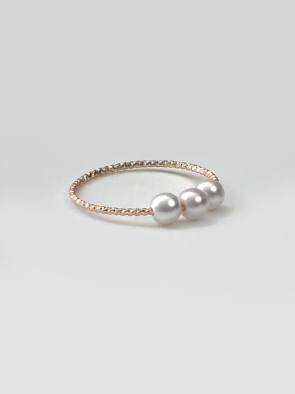 TRIVERA Ring