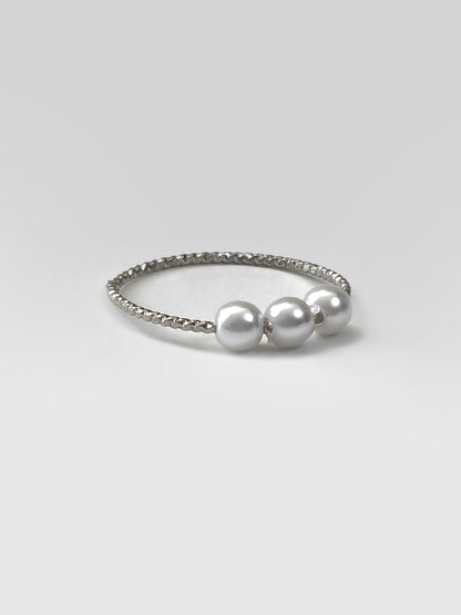 TRIVERA Ring