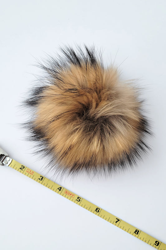 Broche à Pompons en Fourrure de Raton Laveur