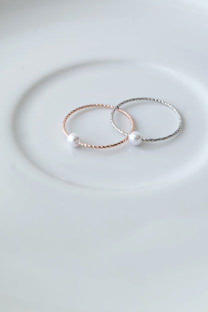 Minimal Single Pearl Ring