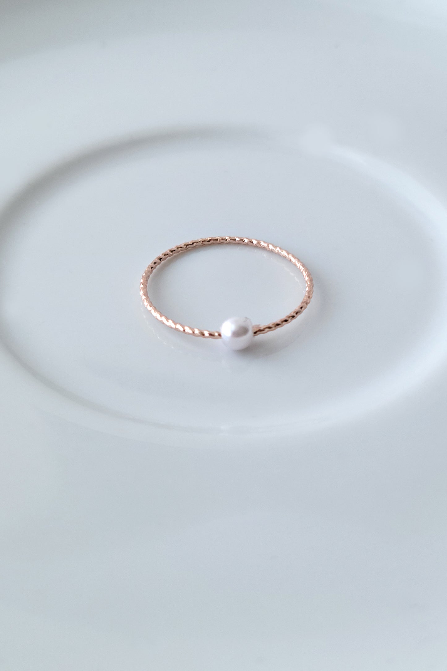 Minimal Single Pearl Ring