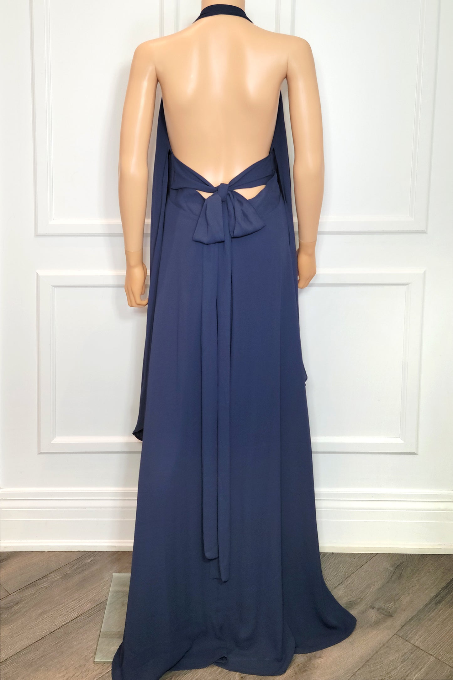 Robe à col licou et nœud à ruban